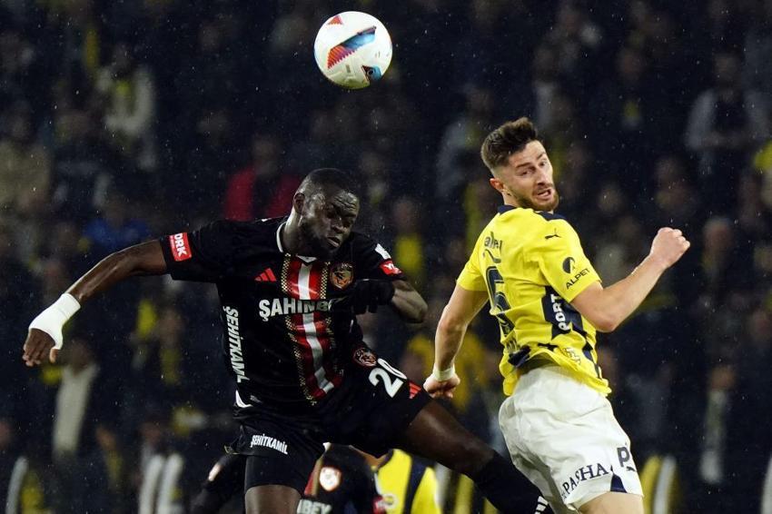 Milan Skriniar Fenerbahçe'ye geldi, 50 milyon euroluk bonservis piyangosunu açıkladılar