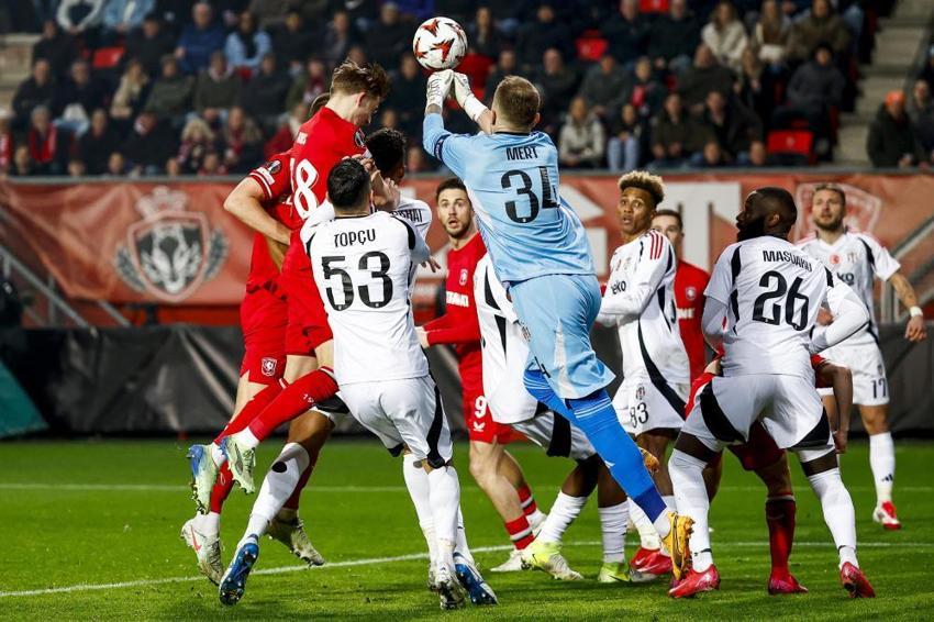 Beşiktaş 1-0 yenilince canlı yayında resmen çıldırdı: Allah kahretsin artık ya