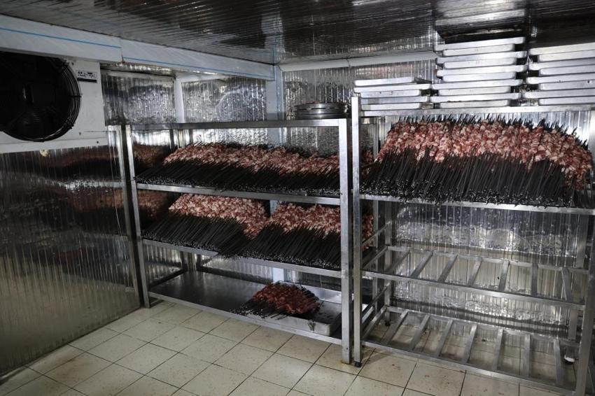 Adanalı kebapçılardan çapraz bulaş uyarısı: Etin ayrı sebzenin ayrı bıçaklarla doğranması gerek
