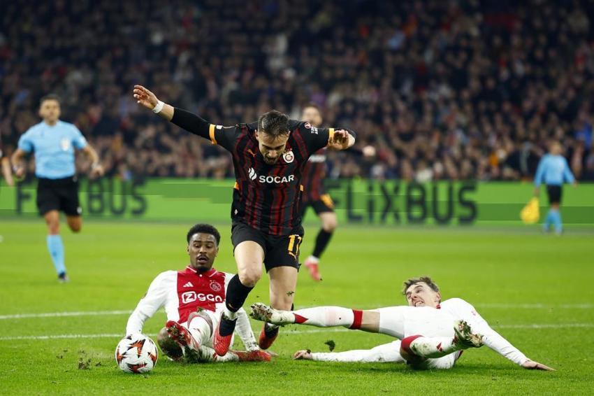 Ajax maçı sonrası Okan Buruk kapıyı gösterdi! Kerem Demirbay, Elias Jelert derken bomba ayrılık