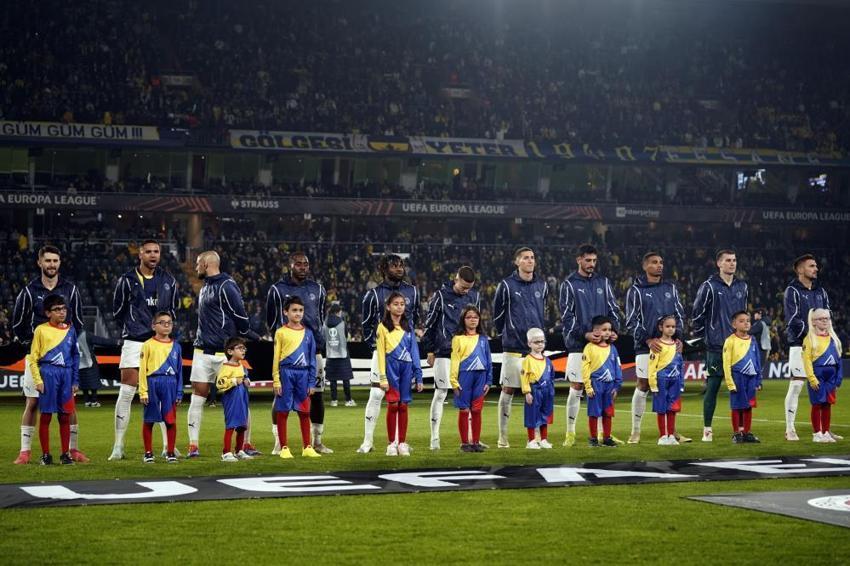 Fenerbahçe'nin son transferi sol bek! Mourinho, Brezilyalı yıldızı arayıp imzaya çağırdı