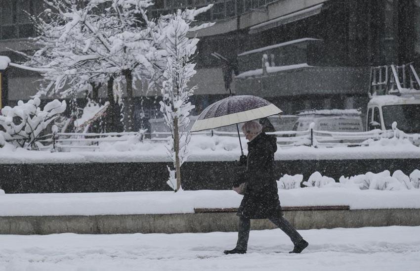 Lapa lapa kar yağışı yurdu etkisi altına alacak kar yağışı 20 cm'i geçecek! İstanbul donacak sıcaklık sıfırın altına düşecek