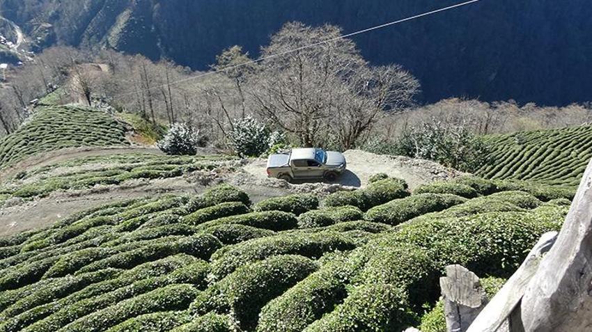 Yol yapıldı çile bitti! Rize'de teleferikle evlerine ulaşan köylüler yol yapımından sonra tehlikeli yolculuğa son verdi