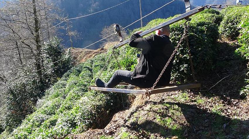 Yol yapıldı çile bitti! Rize'de teleferikle evlerine ulaşan köylüler yol yapımından sonra tehlikeli yolculuğa son verdi