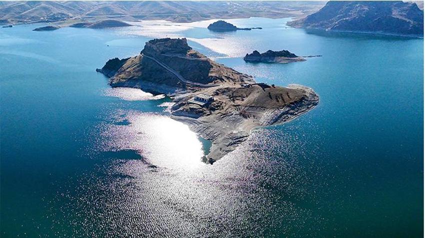 Keban Barajı'nda sular çekildi 2 bin 800 yıllık tarih ortaya çıktı! Pertek Kalesi'nin gizemli tarihine ışık tutacak