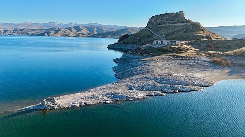 Keban Barajı'nda sular çekildi 2 bin 800 yıllık tarih ortaya çıktı! Pertek Kalesi'nin gizemli tarihine ışık tutacak