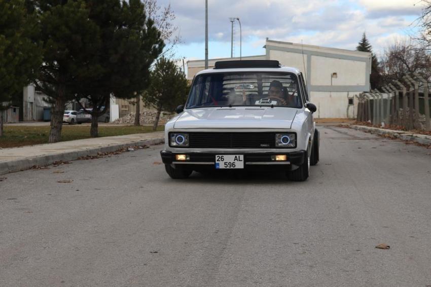 91 model araca cam tavan taktı! Bu görüntü sıfır araçlarda yok