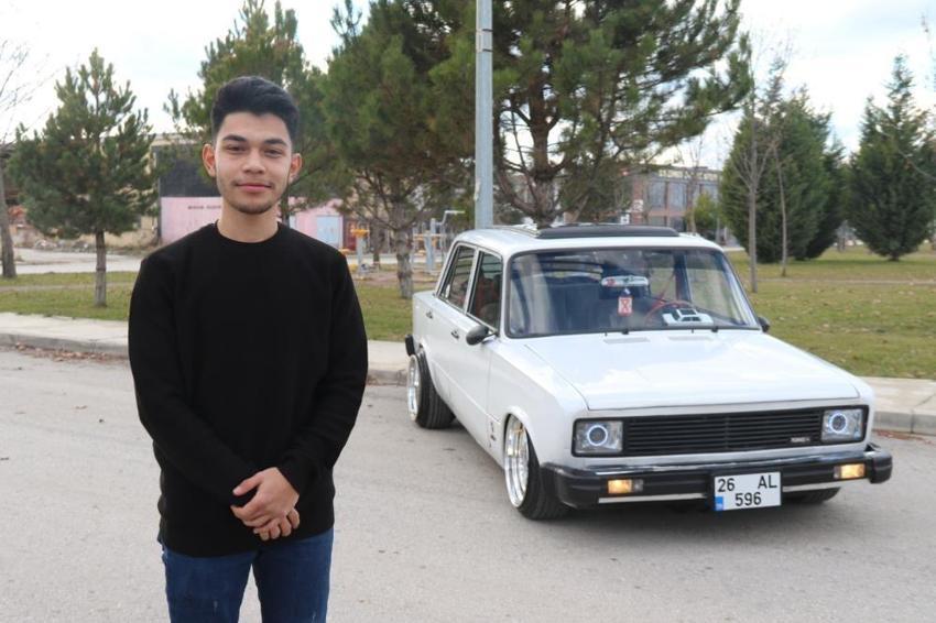 91 model araca cam tavan taktı! Bu görüntü sıfır araçlarda yok