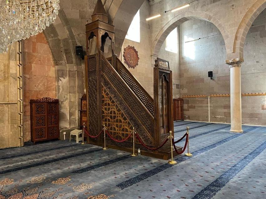 890 yıllık camide inanılmaz keşif! 7 tuğla diğerlerinden farklı: Hikayesi gözleri yaşartıyor