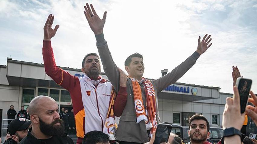 Alvaro Morata, İstanbul'a indi! Havalimanında taraftarı coşturdu