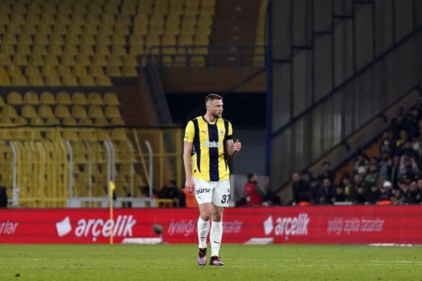 Fenerbahçe - Rizespor maçında kırmızı kart ve penaltı kararı olay yarattı: Kabul edilemez, onur kırıcı ve aşağılayıcı