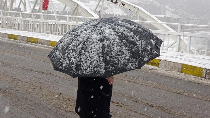 İstanbul'da kar kalınlığı 10 cm'yi aşacak! Meteoroloji, AKOM tarih verdi, günlerce lapa lapa yağacak