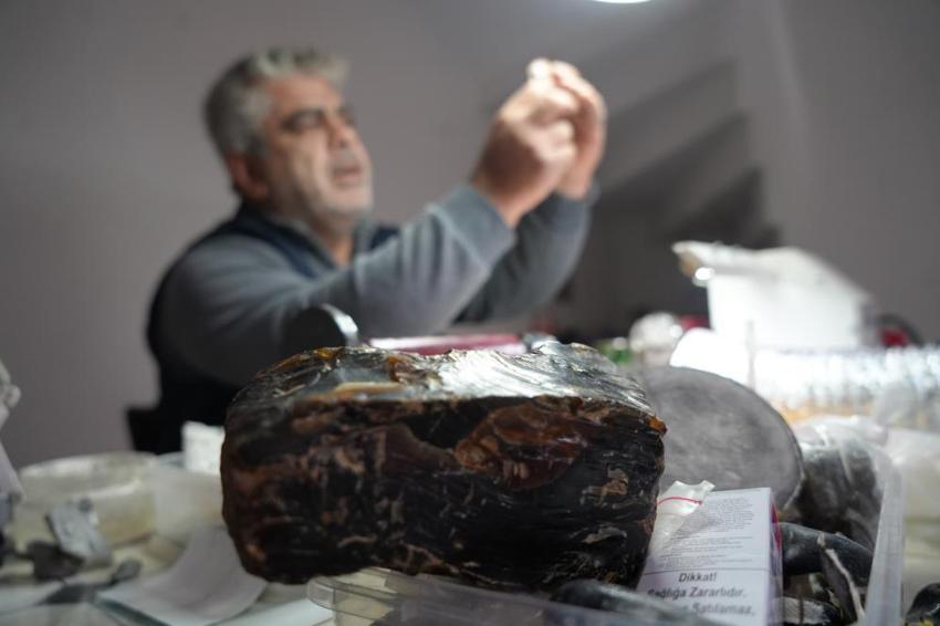 Bayburt kehribarı dünyaya açılıyor: Şehirde bu işi yapan başka kimse yok