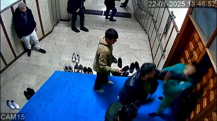 Camide dehşeti yaşattı! Dünya şampiyonu boksörden temizlik görevlisine yumruklu saldırı