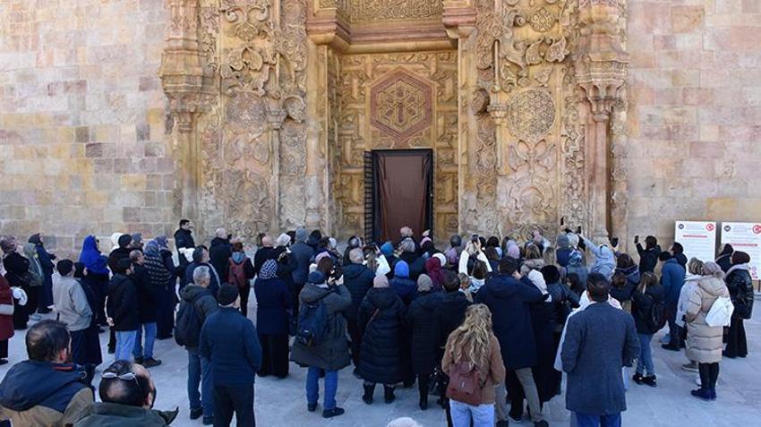 Masalsı Doğu Ekspresi'nin duraklarından Divriği Ulu Cami ziyaretçileri büyülüyor