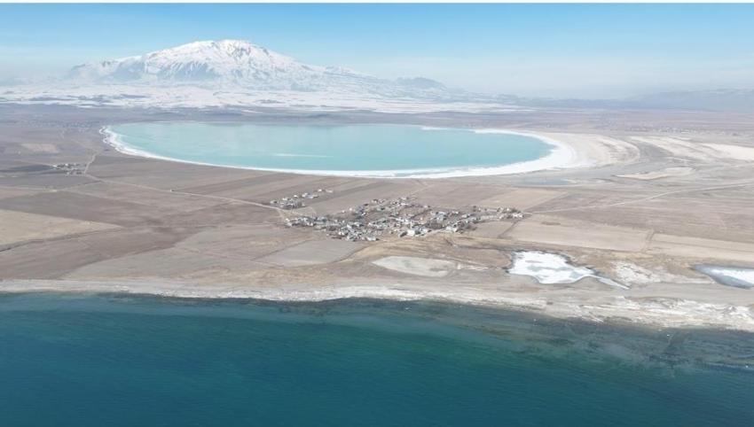 Bitlis'te iki göl arasında muhteşem köy!