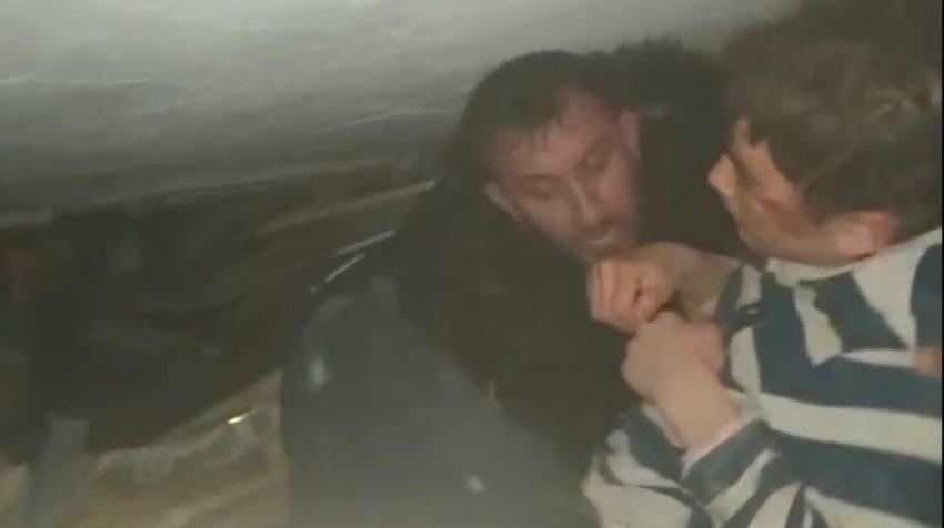 Depremden 100 yıl geçse de unutulmaz! İtfaiyece baba Kuran kursuna koştu:  Evladını enkaz altında bıraktı, başkalarına koştu
