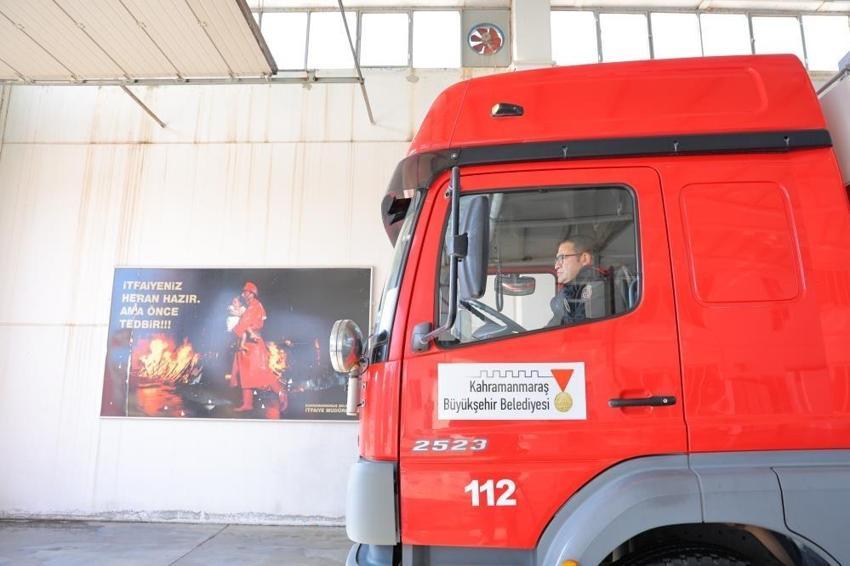Depremden 100 yıl geçse de unutulmaz! İtfaiyece baba Kuran kursuna koştu:  Evladını enkaz altında bıraktı, başkalarına koştu

