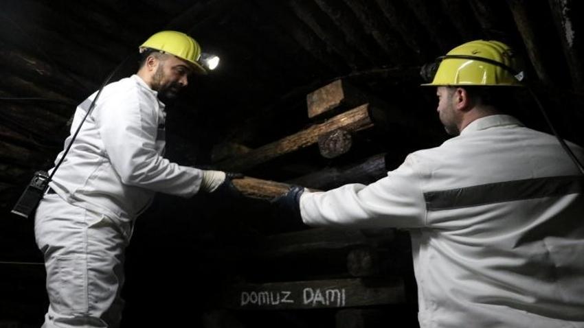 Enkaz altındakiler en çok bu 2 yöntemle kurtarıldı! Madenciler arama kurtarmanın sırrını anlattı