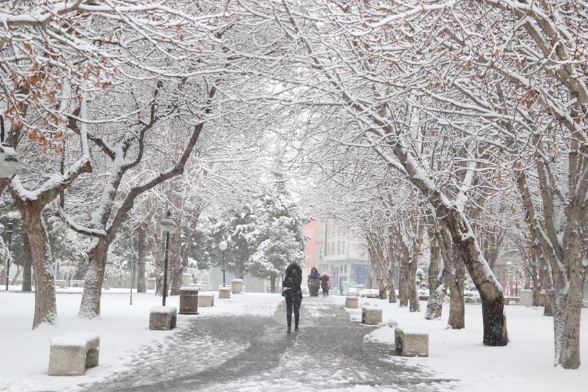 Meteoroloji ve AKOM uyardı: Yeni haftada İstanbul'a lapa lapa yağacak! Buzlanma ve don olaylarına dikkat
