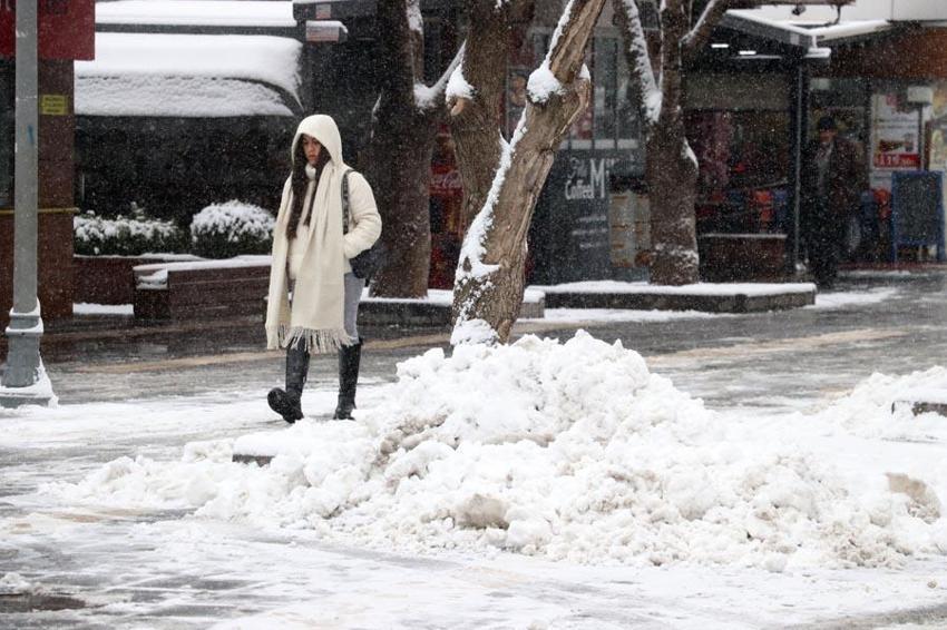 Meteoroloji ve AKOM uyardı: Yeni haftada İstanbul'a lapa lapa yağacak! Buzlanma ve don olaylarına dikkat