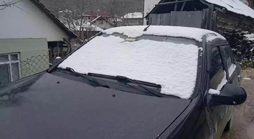Meteoroloji'den kuvvetli kar yağışı ve fırtına uyarısı: Birçok ilde okullar tatil edildi! Bu illere dikkat