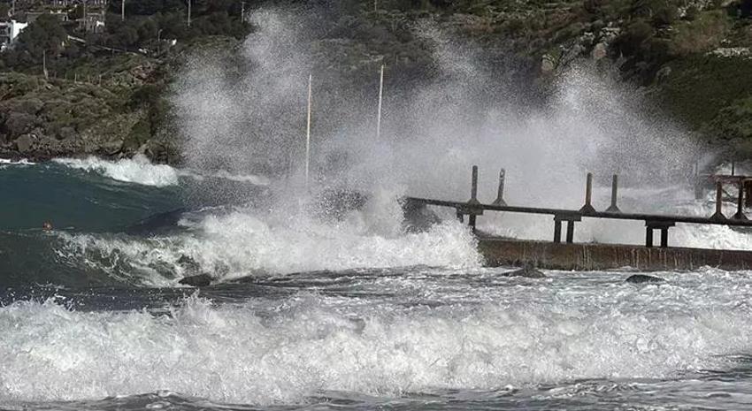 Meteoroloji'den kuvvetli kar yağışı ve fırtına uyarısı: Birçok ilde okullar tatil edildi! Bu illere dikkat