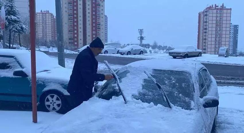 Meteoroloji'den kuvvetli kar yağışı ve fırtına uyarısı: Birçok ilde okullar tatil edildi! Bu illere dikkat