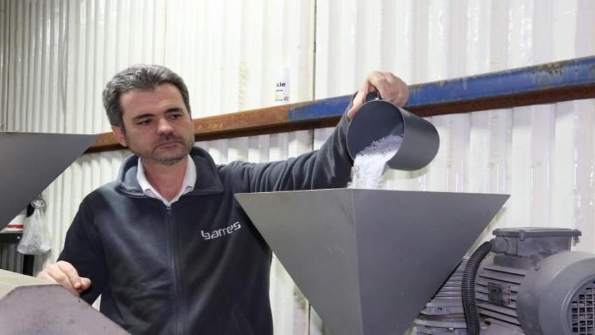 6 yıl modelistlik yaptıktan sonra eşinin fabrikasına göz dikti! Dönüştürdü, globale açıldı