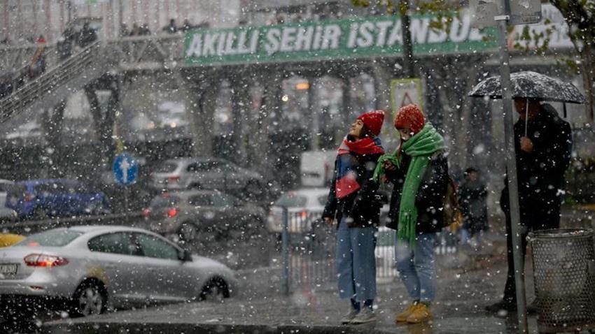 Meteoroloji ve AKOM uyardı: Yeni haftada İstanbul'a lapa lapa yağacak! Buzlanma ve don olaylarına dikkat