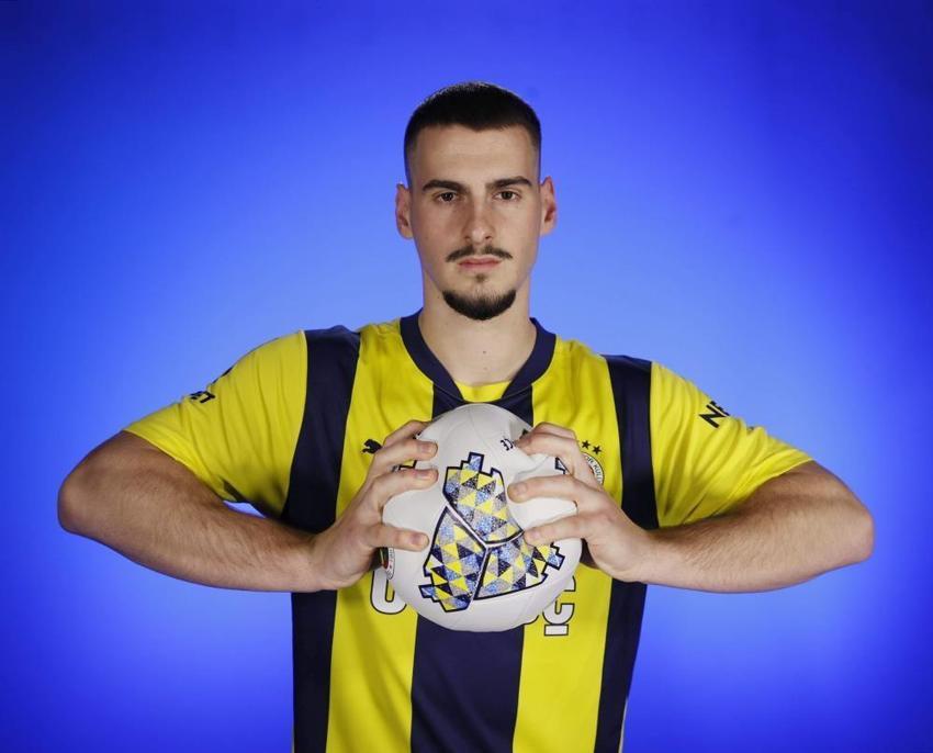 Fenerbahçe'nin yeni transferi Mimovic forma giymeden ayrılıyor! Yeni takımını açıkladılar