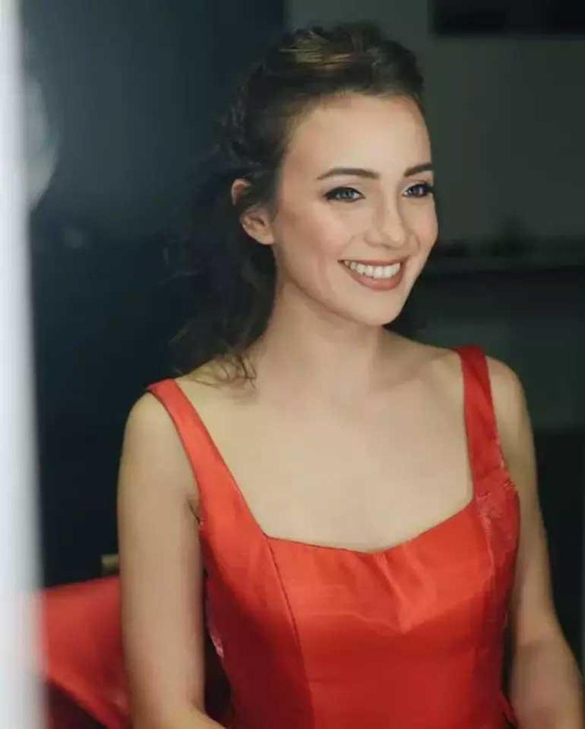 Sürpriz aşk bitti! Burcu Kirman'dan Bülent Şakrak'a göndermeli paylaşım