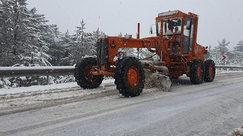 Meteoroloji'den kuvvetli kar yağışı ve fırtına uyarısı: Birçok ilde okullar tatil edildi! Bu illere dikkat