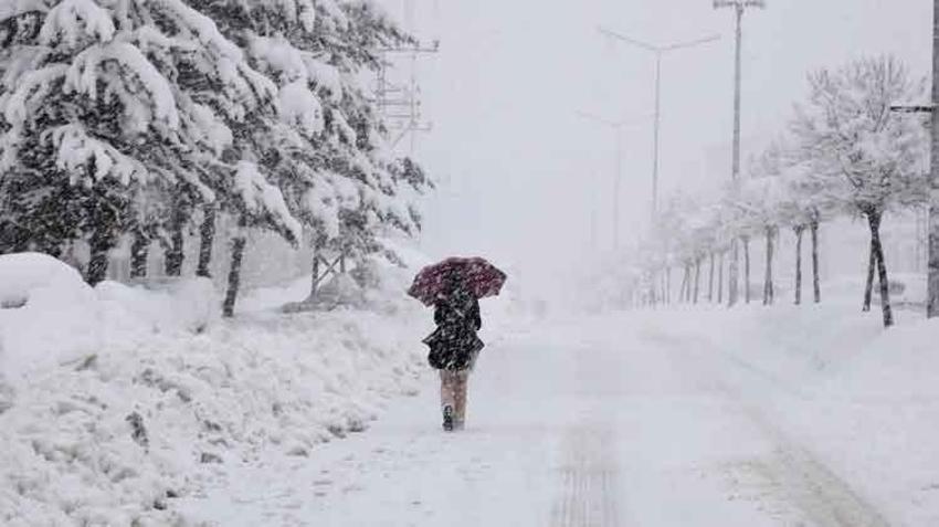 Meteoroloji'den kuvvetli kar yağışı ve fırtına uyarısı: Birçok ilde okullar tatil edildi! Bu illere dikkat