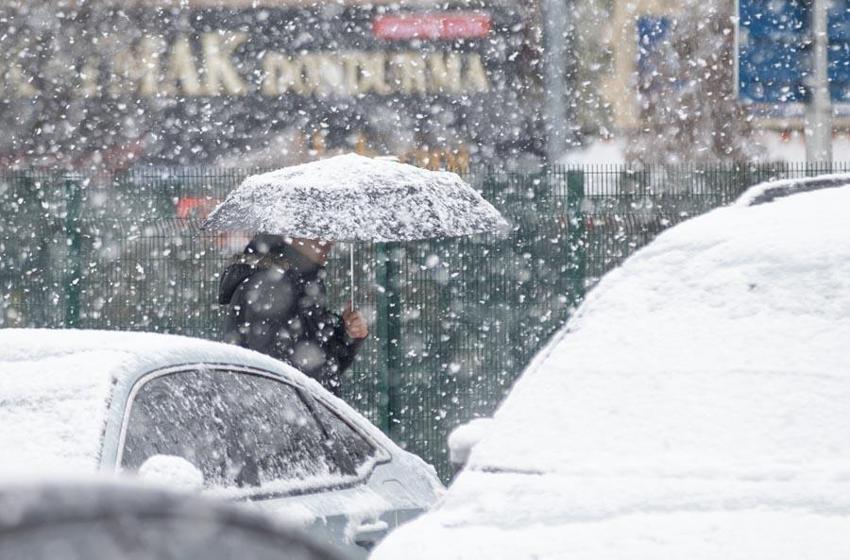Meteoroloji ve AKOM uyardı: Yeni haftada İstanbul'a lapa lapa yağacak! Buzlanma ve don olaylarına dikkat