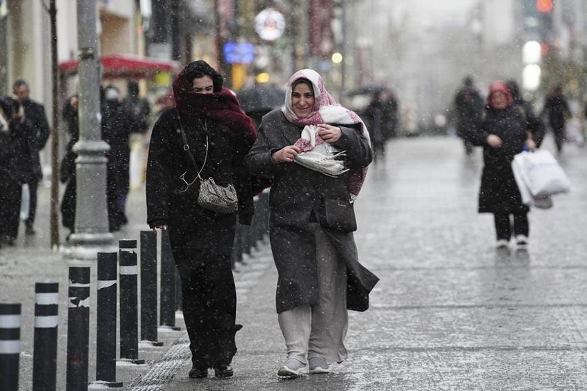 Lapa lapa kar yağışı ve sağanak uyarısı geldi! Meteoroloji İstanbul ve birçok il için tarih verdi