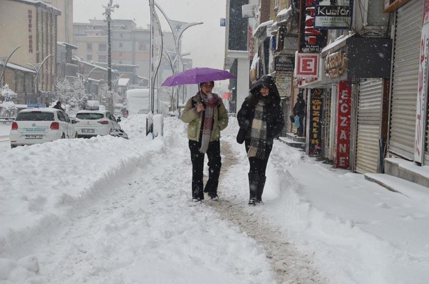 Meteoroloji ve AKOM uyardı: Yeni haftada İstanbul'a lapa lapa yağacak! Buzlanma ve don olaylarına dikkat