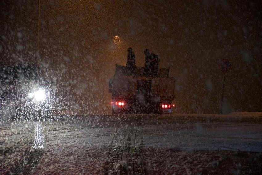 Lapa lapa kar yağışı ve sağanak uyarısı geldi! Meteoroloji İstanbul ve birçok il için tarih verdi