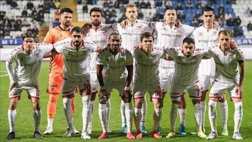 Sivasspor - Beşiktaş maçı eksi 8 derecede oynanacak! İşte ilk 11'ler
