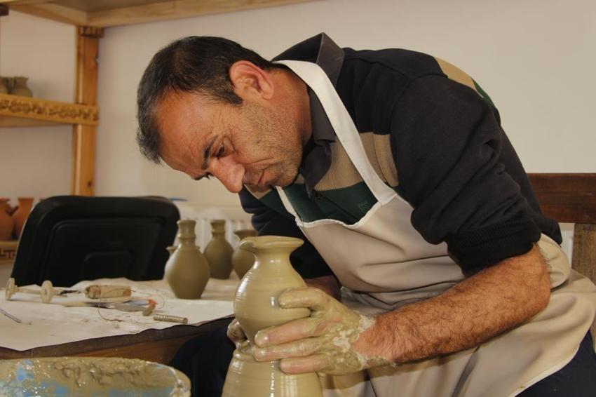 Plastiğe direnen sanat: Çömlekçilik | Ustası mesleğini Van'da yaşatıyor