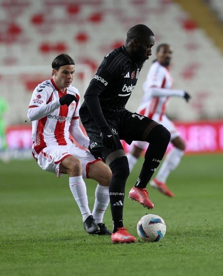 Sivasspor Beşiktaş maçı! Kartal deplasmanda 3 puanın 2 golle aldı