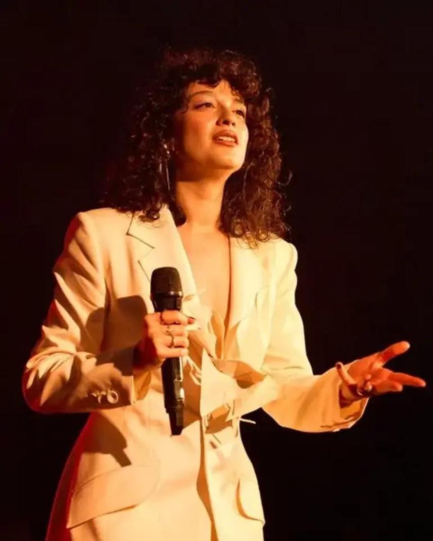 Melike Şahin jüri koltuğuna oturdu! O Ses Türkiye'de tarzı gündem oldu