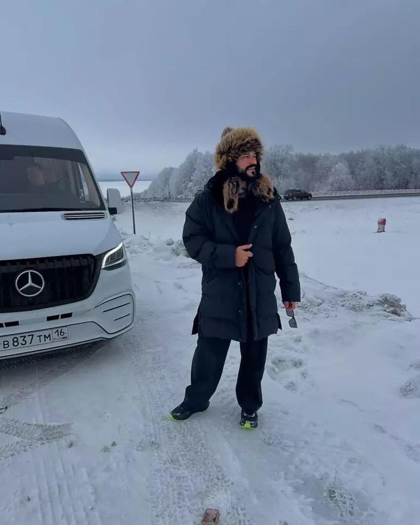 Burak Özçivit Rusya'nın soğuğuna karşı önlemi böyle aldı! Kesin Fahriye Evcen tavsiyesi