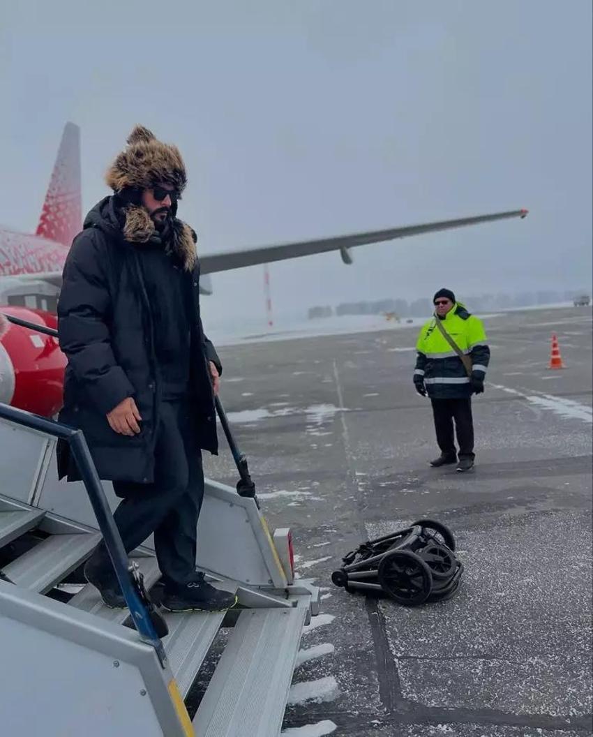 Burak Özçivit Rusya'nın soğuğuna karşı önlemi böyle aldı! Kesin Fahriye Evcen tavsiyesi