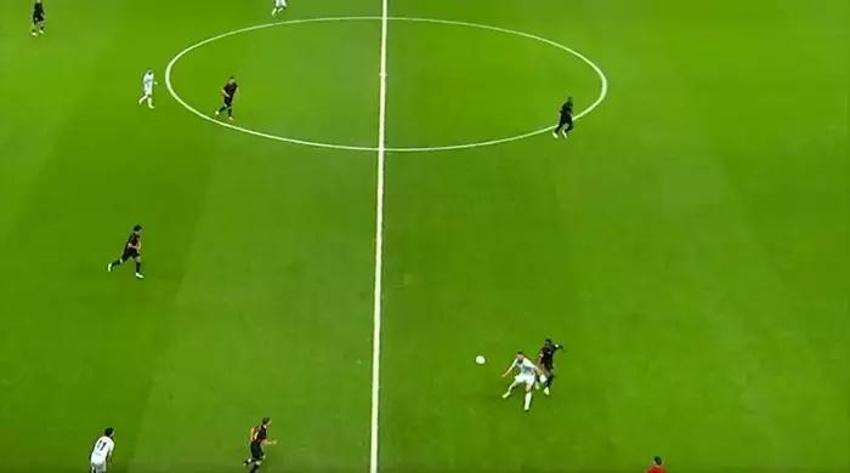 Mertens düştü, Türk futbolu karıştı! 'VAR da futbolu bilmiyor'
