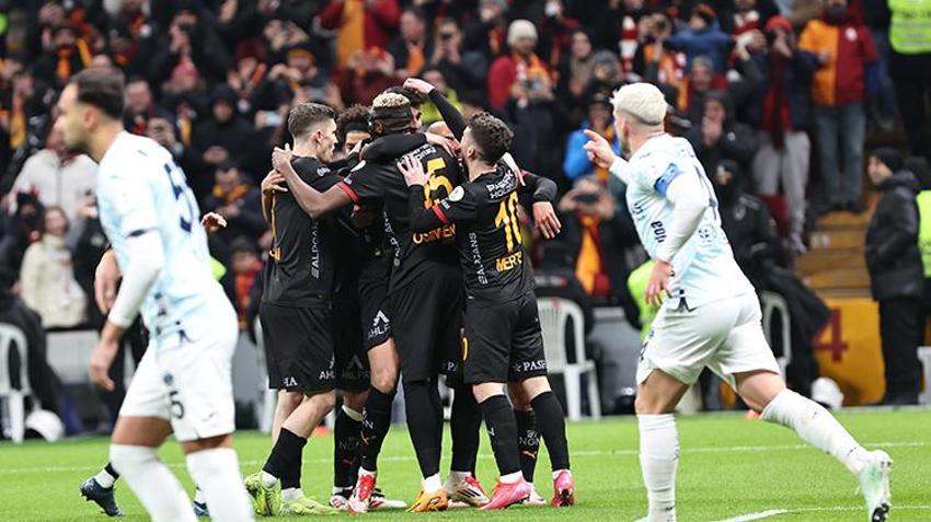 Sahadan çekilme kararı Adana'da yankı buldu! Adana Demirspor: Defalarca 4. hakeme bildirdik