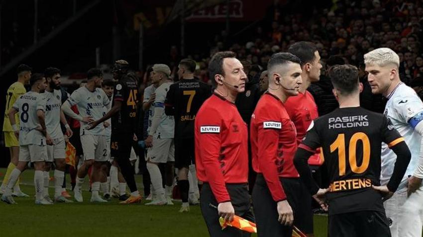 Adana Demirspor'un sahadan çekilmesi sonrası ortalık karıştı: Bir alt kümeye düşürülsün