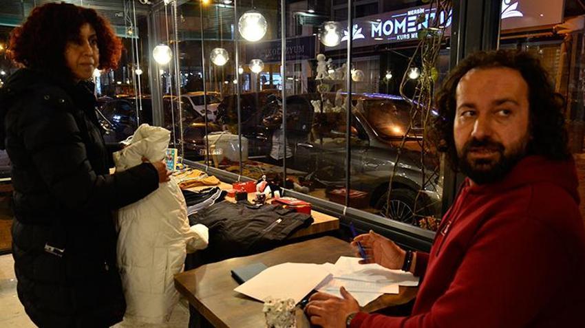 'Atsan atılmaz, satsan satılır' Eski sevgilinin hediyeleri mezatla satıldı! Mersin'de kafede bir araya gelen grup görülmemiş bir şey yaptı