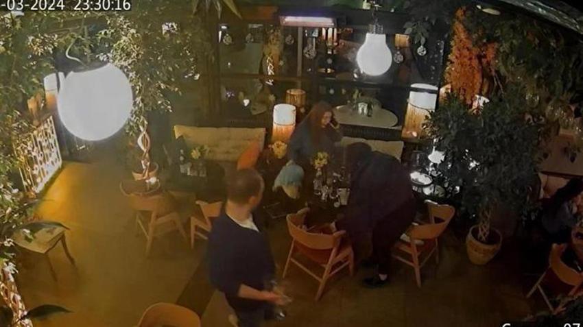 Eylem Tok ve oğlu Cihan Cihantimur Türkiye'ye iade ediliyor! Kazada ölmesine sebep oldukları gencin acılı ailesi açıklama yaptı; Onları havaalanında karşılayacağım