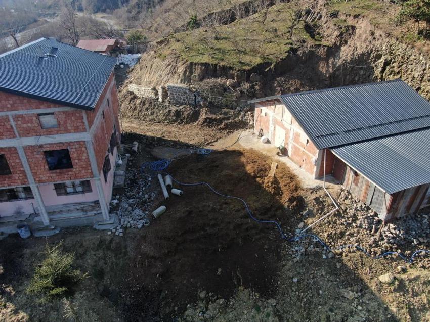 Büyük gürültüyle uyandılar, dışarı çıktıklarında korkunç manzarayla karşılaştılar: Yetkililerden yardım istiyorlar